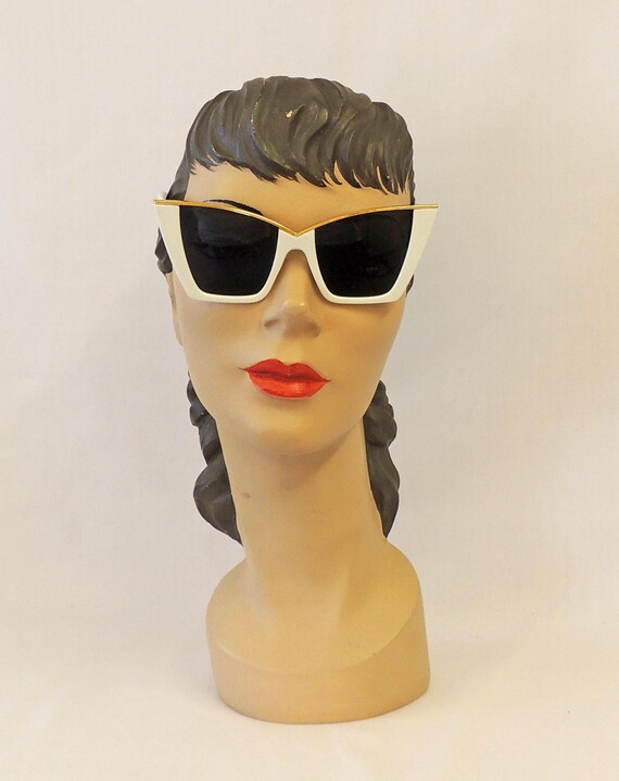 White and Gold Oversized Cat-Eye Sunglasses s-l400.jpg main image 3