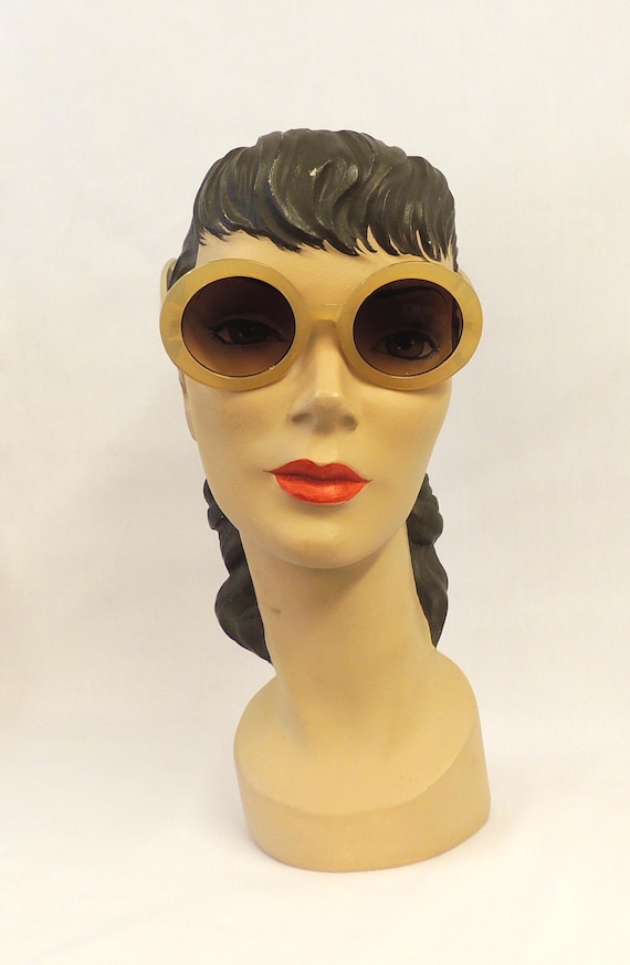Bianca Beige Large Round Sunglasses 1960s 1970s Style UV400  display picture 1