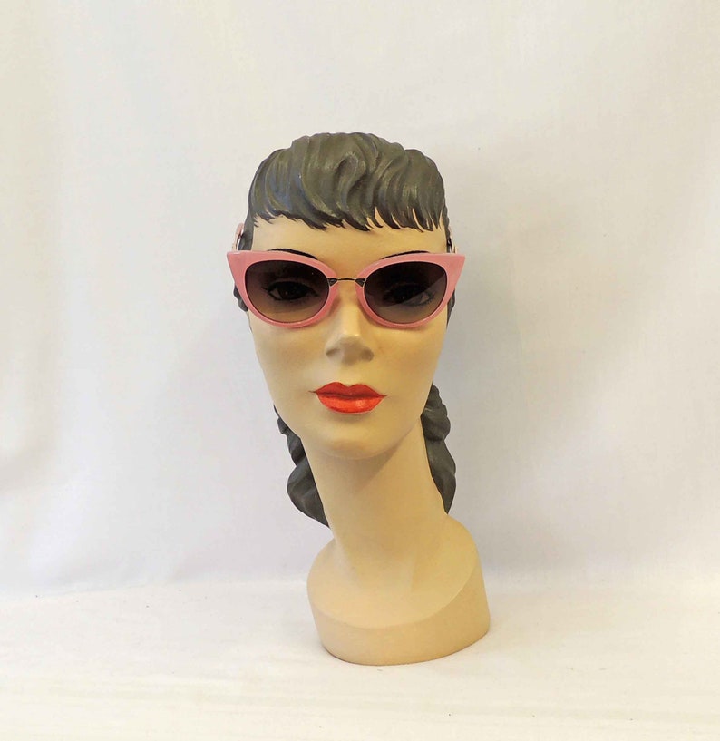1950s Glasses, Sunglasses History for Women     Carol Pink Cats eye  Sunglasses  1950s style  UV400  AT vintagedancer.com