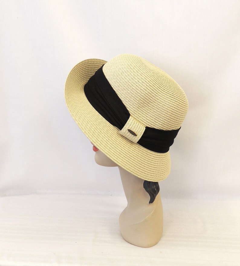 Neutral Beige Vintage Style 1930s 1940s wide brim Cloche Hat image 3