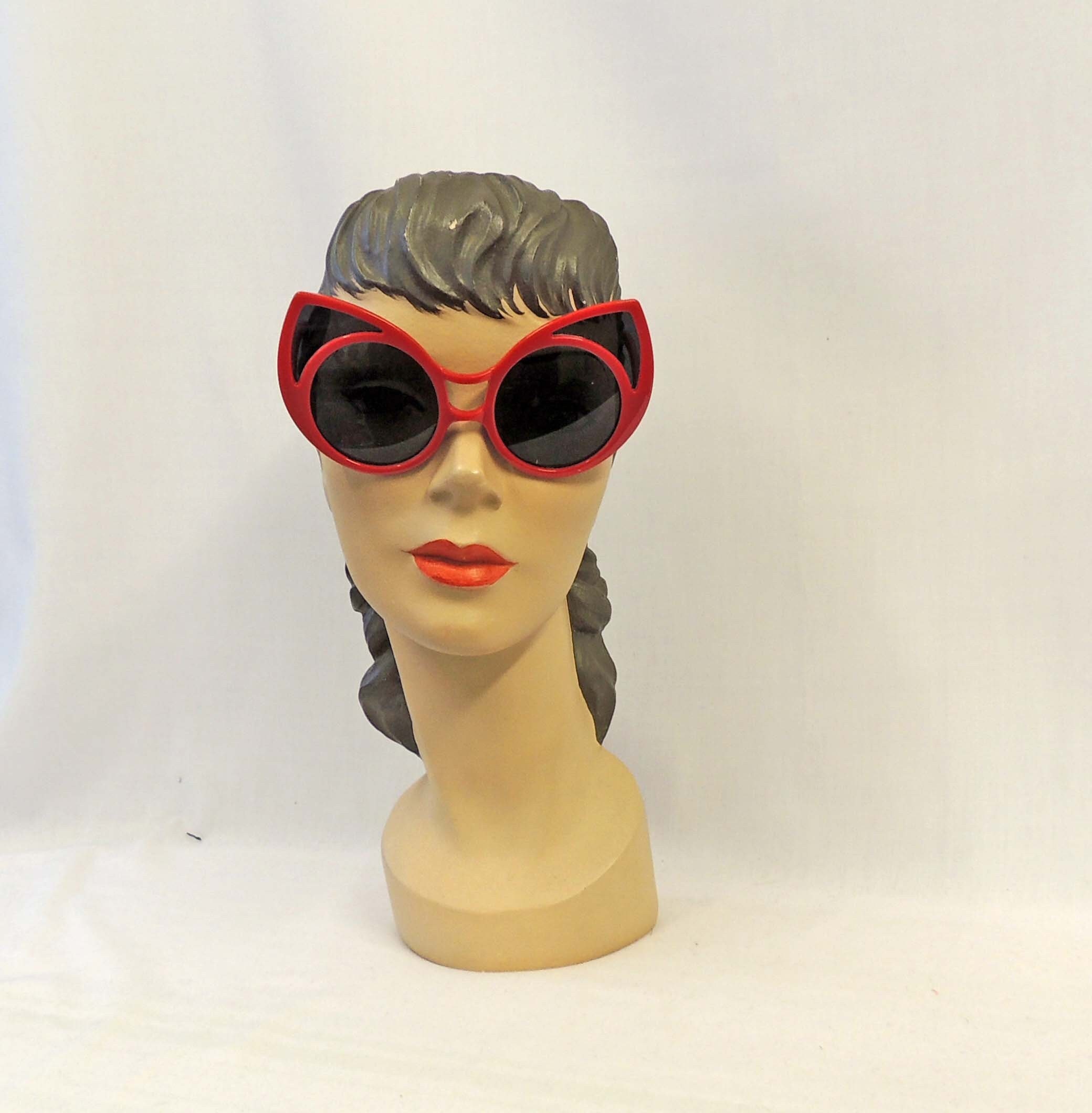 Red Oversized Cats Eye Sunglasses Retro 1970s 80s UV400 - Etsy display picture 1