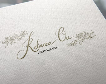 Customized minimalist handwritten lettering name with flower illustration for personal website and small businesses