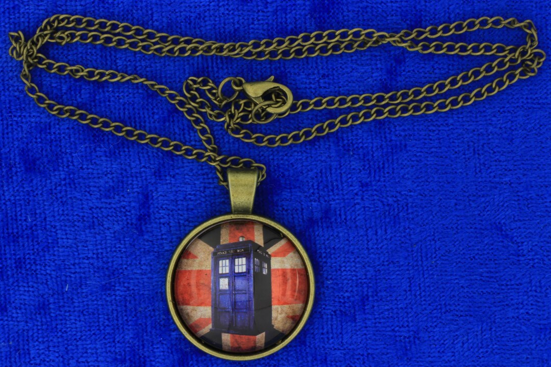 Dr Who Tardis Police Box Necklace or Keychain Union Jack UK Flag Doctor ...