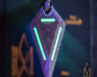 Entry Spectre, translucent pendant made of dark purple blue resin and green glowing inlays, futuristic jewelry, cyberpunk, sci-fi, tron