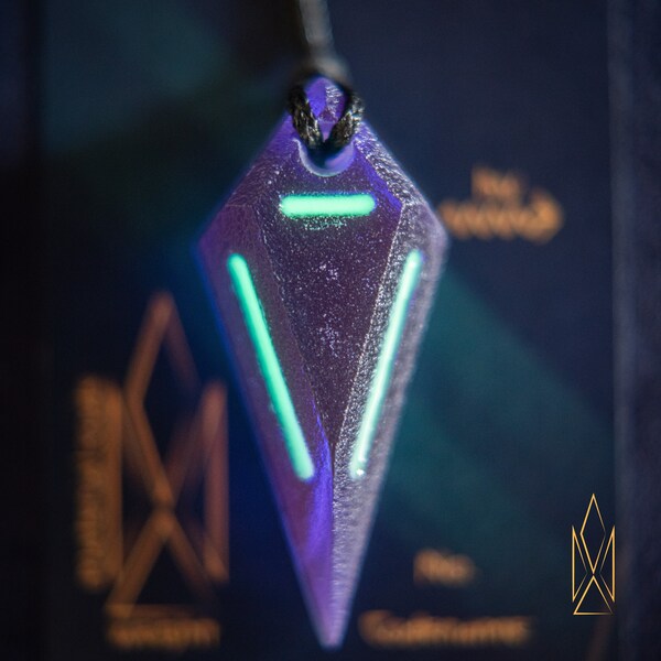 Entry Spectre, translucent pendant made of dark purple blue resin and green glowing inlays, futuristic jewelry, cyberpunk, sci-fi, tron