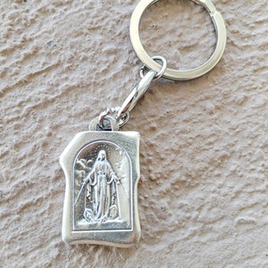 Mary Undoer Der Knoten Medaille Schlüsselbund Katholische Zubehör Schlüssel Aufhänger Geschenk für Fahrer Neue Fahrer Schutzpatron Reise St Christopher