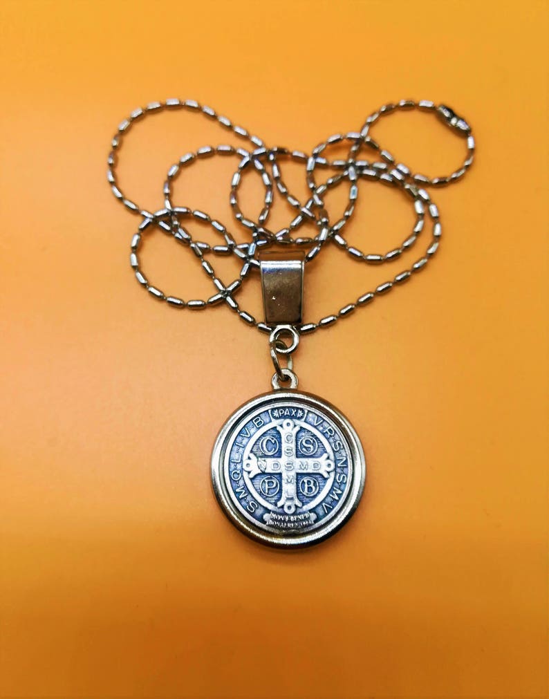 St Benedict medal necklace, catholic necklace for men, el collar St Benedict medal necklace, catholic necklace for men, el collar