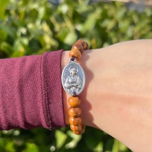Pulsera de cuentas de Santa Cecilia, patrona de la inspiración y la devoción musical