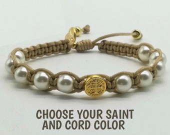 St Benedict pearl bracelet, catholic bracelet, rosary bracelet, catholic womens bracelet, girl 1st communion, saint medal bracelet, mom gift
