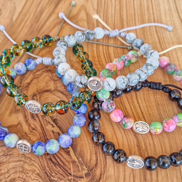 Pulsera católica con cuentas de color, medalla de santo patrón, regalo de joyería religiosa para hombres y mujeres, San Miguel Benedicto, Francis Claire, Padre Pio Claire