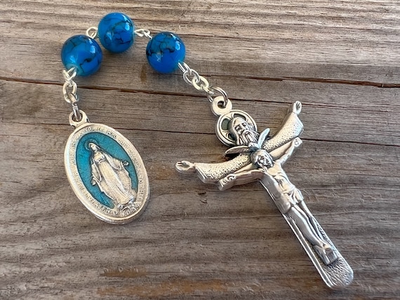 Tiny Chaplet, Three Beads Chaplet, Dainty Chaplet, Colorful Rosary, Women Girls Gifts, Miraculous Blue Medal,