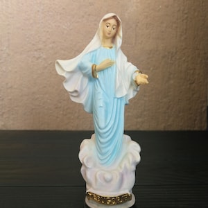 Estatua de la Virgen María de Medjugorje, 14 cm, bendición para el hogar, regalo católico para el hogar, estatua de Santa María, regalo de bautismo.