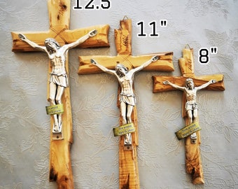 Cruz de pared de madera moderna con crucifijo de Jesús, cruz de madera de olivo, regalo religioso cristiano católico, decoración del hogar, Medjugorje hecho a mano, 3 tamaños