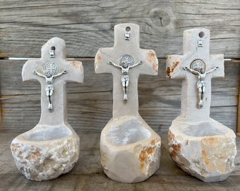 Contenedor de fuente de agua bendita, Cruz de piedra Natural, decoración católica para el hogar, ornamento de regalo único religioso para iglesia