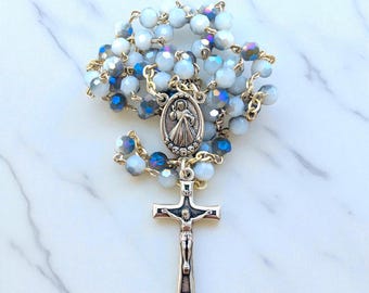 Rozenkrans uit Medjugorje blauwe kristallen gebedskralen met dubbelzijdig katholieke goddelijke barmhartigheid en Maagd Maria-medaille handgemaakt geloofscadeau