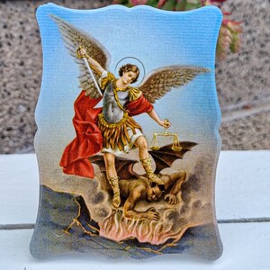 St Michael Painting Print - Saint Michael Photo, Guardian Angel Print, Catholic Print, Catholic Icon - 8 x 11 cm, Catholic Home Decor Photo