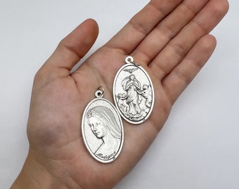 WHOLESALE 2 5 10 20 Medals, Our Lady Of Undoer Untier Of Knots Virgin Mary Holy Mother Medjugorje Oval Pendant Charm Medals Bulk Large