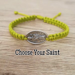 St Patrick Bracelet, Patron Saint of Ireland, Saint Patrick Medal Charm, St Patrick&#39;s Day Gift, Good Luck Charm Bracelet, Green Bracelet