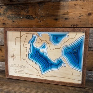 Mapa de profundidad de lago personalizado ANY LAKE: mapa de madera personalizado grabado a láser con marco de roble; arte batimétrico de pared de lago de 2, 4 o 9 capas imagen 17