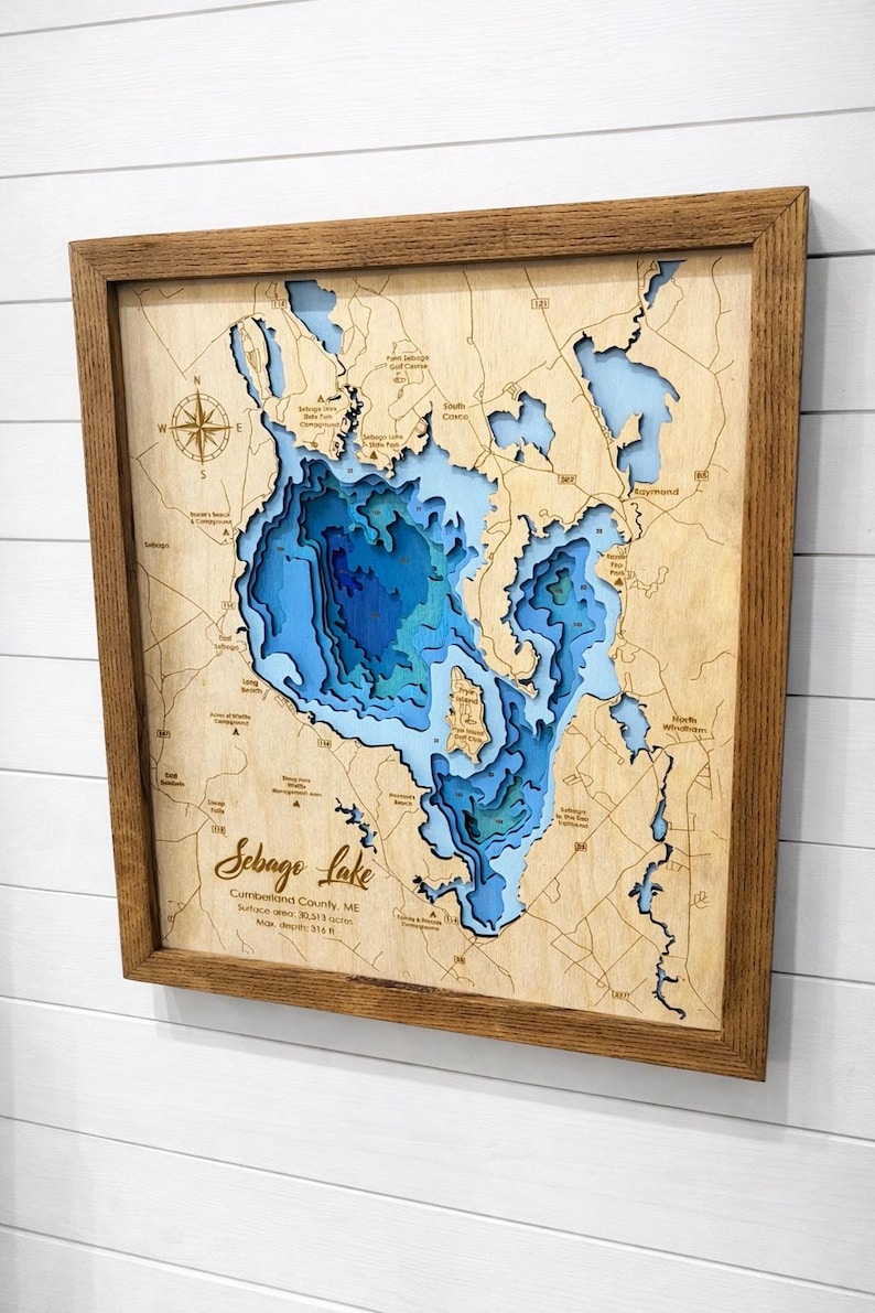 Mapa de profundidad de lago personalizado ANY LAKE: mapa de madera personalizado grabado a láser con marco de roble; arte batimétrico de pared de lago de 2, 4 o 9 capas imagen 1