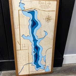 Mapa de profundidad de lago personalizado ANY LAKE: mapa de madera personalizado grabado a láser con marco de roble; arte batimétrico de pared de lago de 2, 4 o 9 capas imagen 8