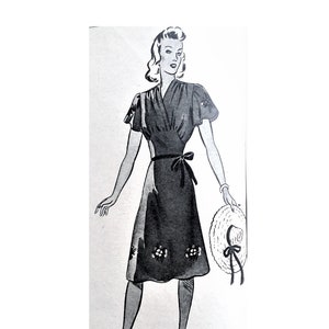 Vintage 90cm/35&quot; bust size 1940s short sleeve summer day dress sewing pattern.