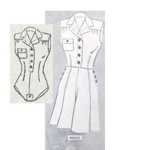 Puede incluir: Un dibujo en blanco y negro de un vestido sin mangas con cuello, botones en la parte delantera y dos bolsillos. El vestido tiene un corpi&ntilde;o ajustado y una falda completa. El dibujo est&aacute; etiquetado como "86905".