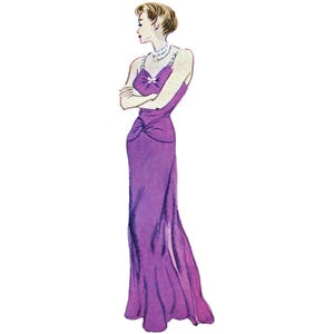 Op de afbeelding: Illustratie van een vrouw in een lange, paarse avondjurk. De jurk heeft een knoopdetail in de taille en dunne bandjes. Ze draagt een parelketting en heeft haar armen gekruist. Het kunstwerk is in vintage stijl.