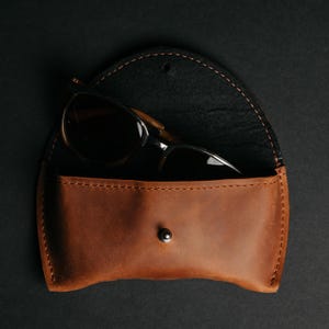 Handmade Leather Sunglasses Holder, Protective Eyewear Case, Glasses Sleeve, Organized Storage, Travel Accessory, Gift For Him