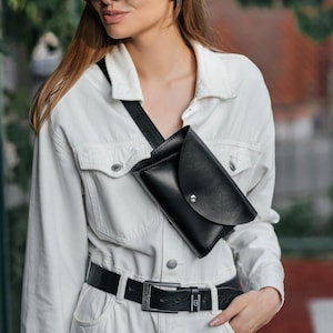 Black Fanny Pack Waist Purse for Women, Sister Gift, Hip Bag with Adjustable Strap, Fashionable Belt Pouch
