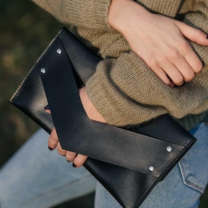 Pochette en cuir, sac à main enveloppe, sac à main noir pour femme, pochette de demoiselle d'honneur avec poignée