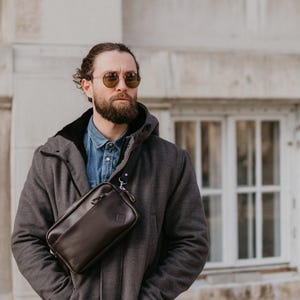 Schwarze Leder Gürteltasche Bauchtasche, Geburtstagsgeschenk für Freund, Freihand-Reisetasche, Geschenk für Ihn