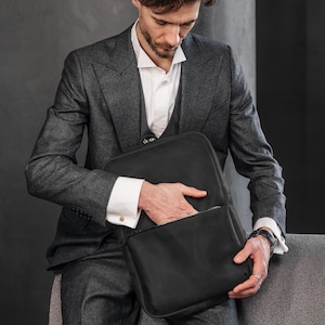 Nomadenlederrucksack, minimalistisches rechteckiges Design, handgefertigte Crazy Horse Ledertasche für Arbeit oder Reisen