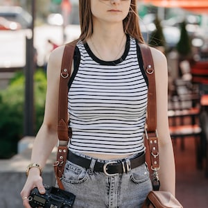 Arnés doble de cuero ajustable para cámara, correa de cuero doble personalizada, grabado de monograma personalizado, regalo para fotógrafo de bodas.