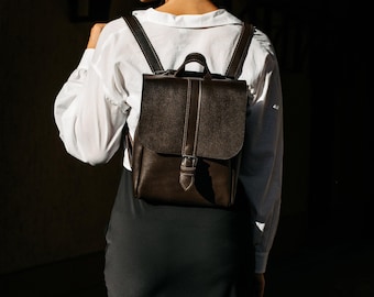 Benutzerdefinierter konvertierbarer Rucksack, braune Umhängetasche, Crossbody-Geldbeutel aus Leder, kleiner Rucksack aus Leder