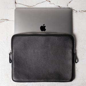 Elegante custodia in pelle per laptop da 15 pollici, custodia protettiva sottile, borsa da lavoro professionale, borsa di ricarica per laptop personalizzata, regalo per fidanzato