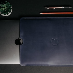Gepersonaliseerde lederen MacBook Air M2-hoes, aangepaste laptophoes, lederen MacBook-hoes, verjaardagscadeau werknemer, cadeau baas