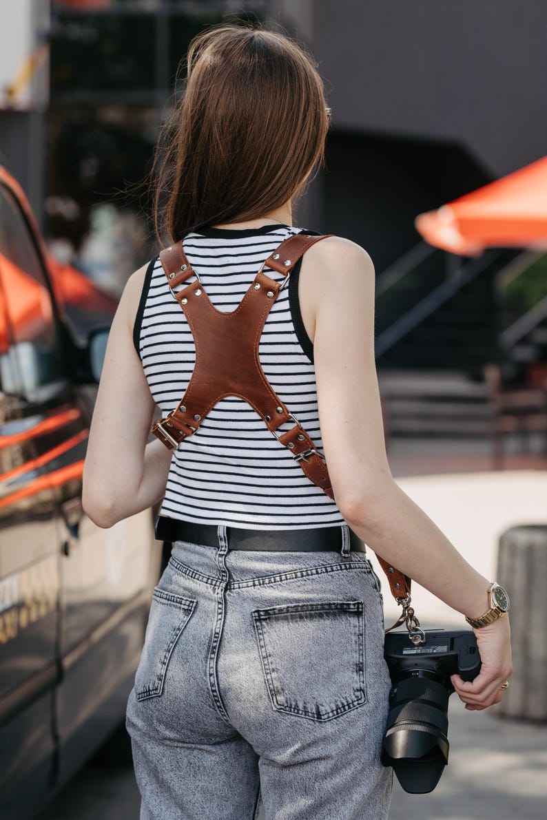 Brown Adjustable Leather Double Camera Harness, Custom Dual Leather Camera Strap, Custom Monogram Engraving, Wedding Photographer Gift image 2