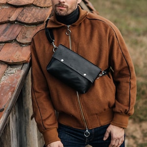 Bolso de pecho de cuero, riñonera para hombre, riñonera grabada, clutch de cuero casual