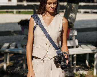 Photographer Day Gift, Custom Leather Camera Strap, Engraved Crossbody Sling, Gift for Professional Photographer