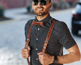 Cognac leather suspenders for men. Western wedding groom and groomsmen braces. Set of rustic suspenders and bowtie. Custom personalized gift