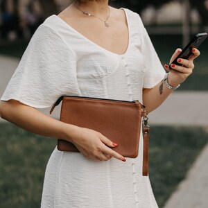 Pochette en cuir personnalisée pour femme, sac à main de soirée personnalisé, pochette fabriquée à la main, cadeau personnalisable pour elle, cadeau pour maman