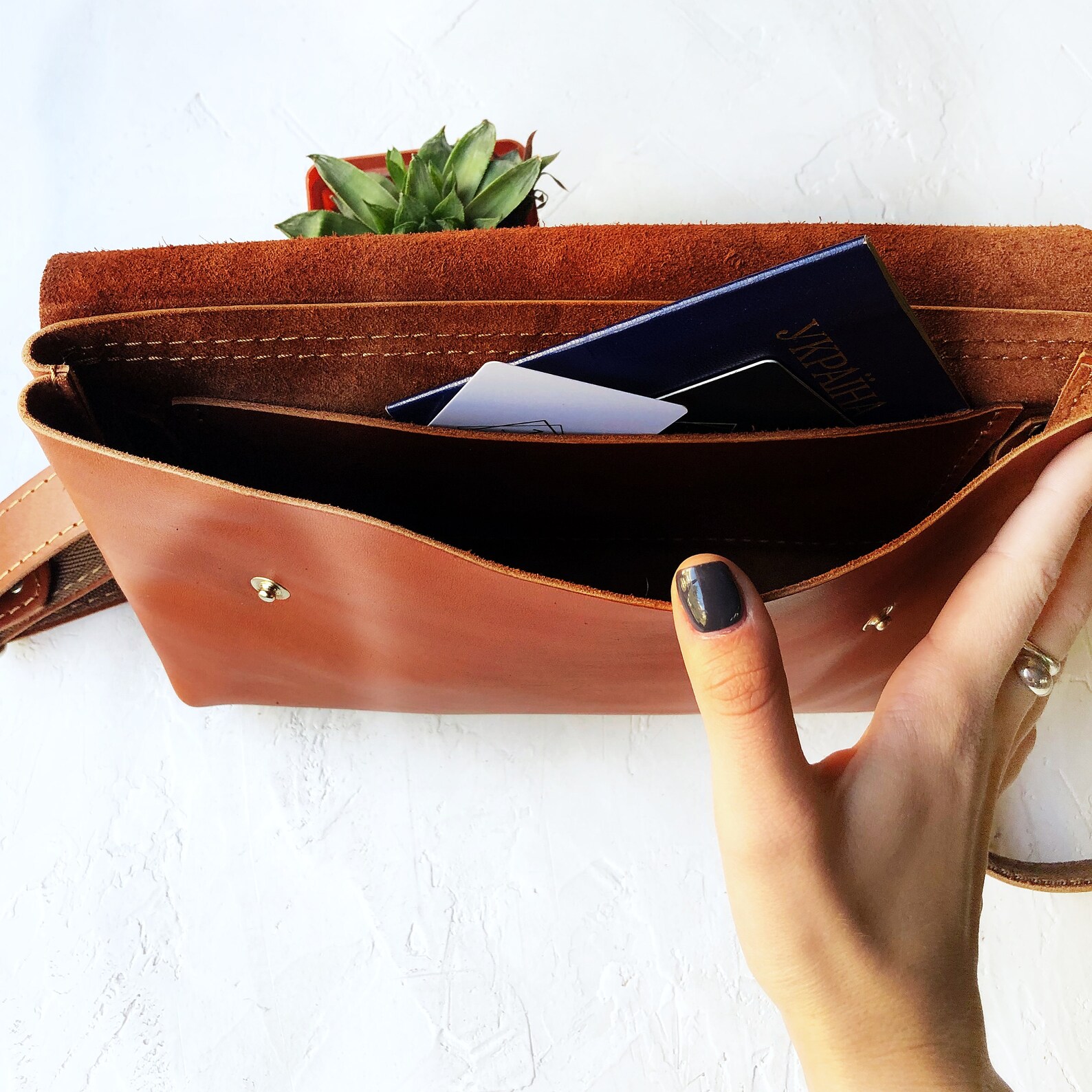 New Omb Sanne Belt Bag Cognac Vegan Uppealtm
