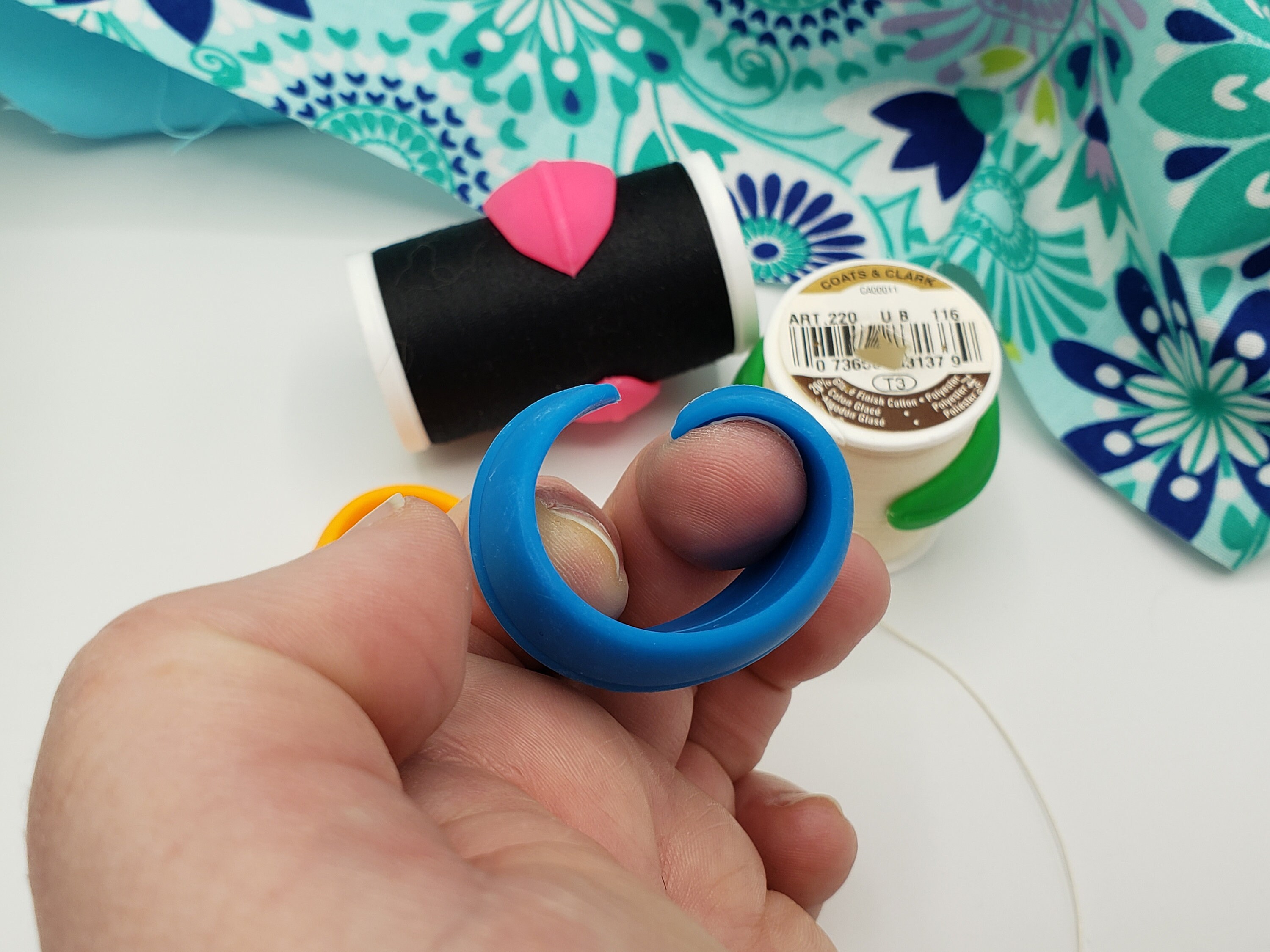 Thread Spool Huggers and Fabric Wraps 4pc and 8pc - Prevents Unwinding ...