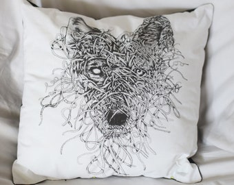 Wolf (woolf) decorative throw pillow