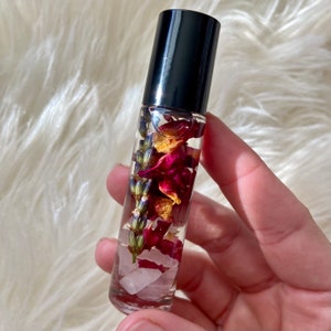 Rodillo de aceite esencial de cuarzo rosa / Mezcla infundida con Reiki para el amor propio
