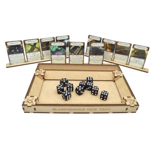 Würfelschale und 8er-Set Kartenständer für eine Reihe von Brettspielen Arkham Horror, Eldritch Horror und Mansions of Madness in einer Box (zusammengebaut)