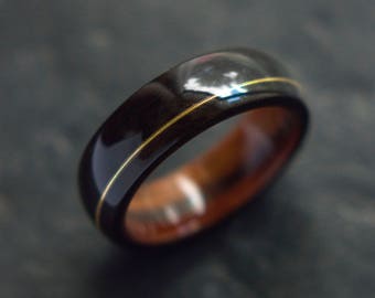 Banda di nozze Mens effettuata in palissandro Santos, ebano e chitarra stringa intarsio, anello di fidanzamento di Mens, Mens promise ring