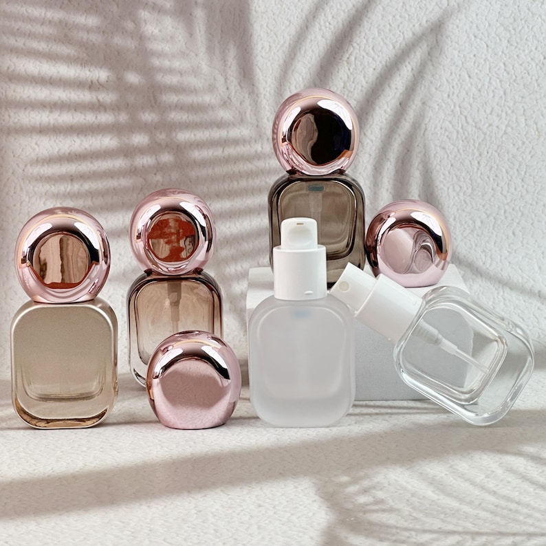 20ml gradient brown and solid brown glass perfume bottles with rose gold caps, size measurements labeled.