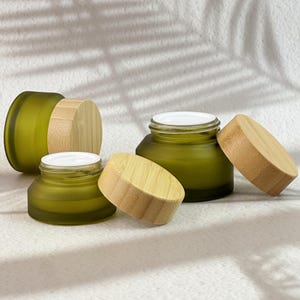 15g/30g/50g/100g grön frostad glasburk med bambulock, hudvårdsbehållare för gör-det-själv-balsam, lotion och kosmetika, resevänlig behållare